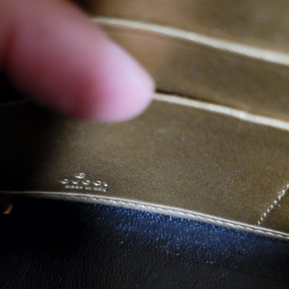 Authentic Gucci Gold Micro Guccissima Zip Around Wallet - Picture 6 of 17